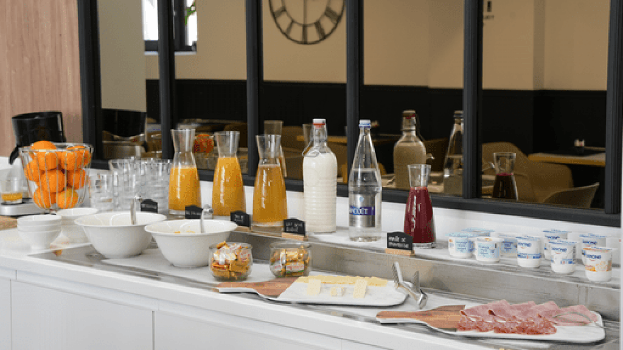 Le Magic Hotel & Spa Vitré  - breakfast