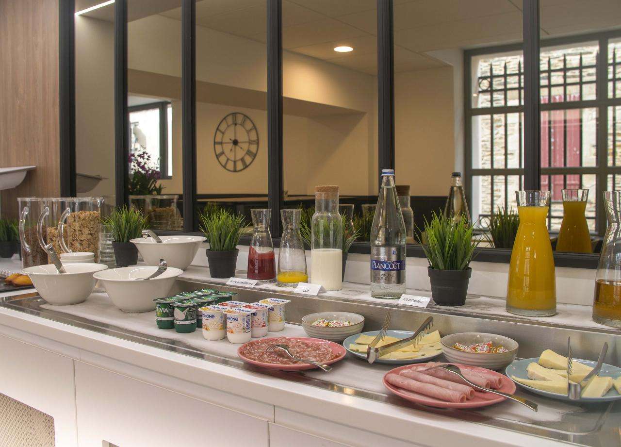 Le Magic Hotel & Spa Vitré  - breakfast